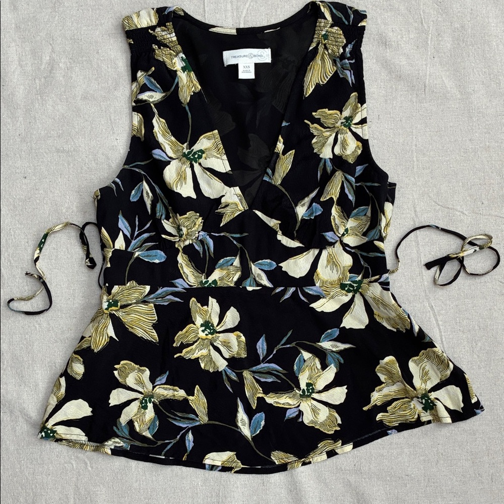 Treasure & Bond Black Floral V-Neck Peplum Camisole, NWOT, Women’s XXS